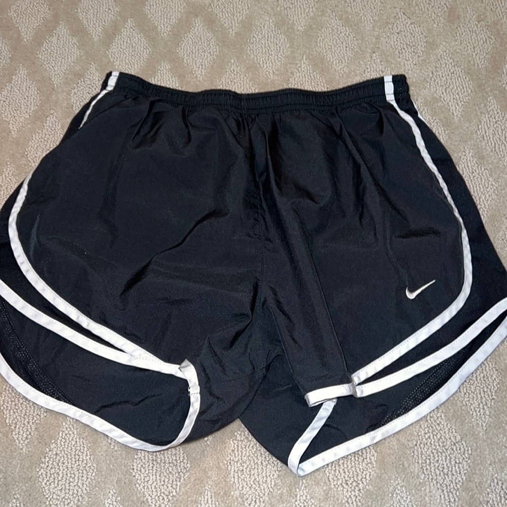 nike black shorts